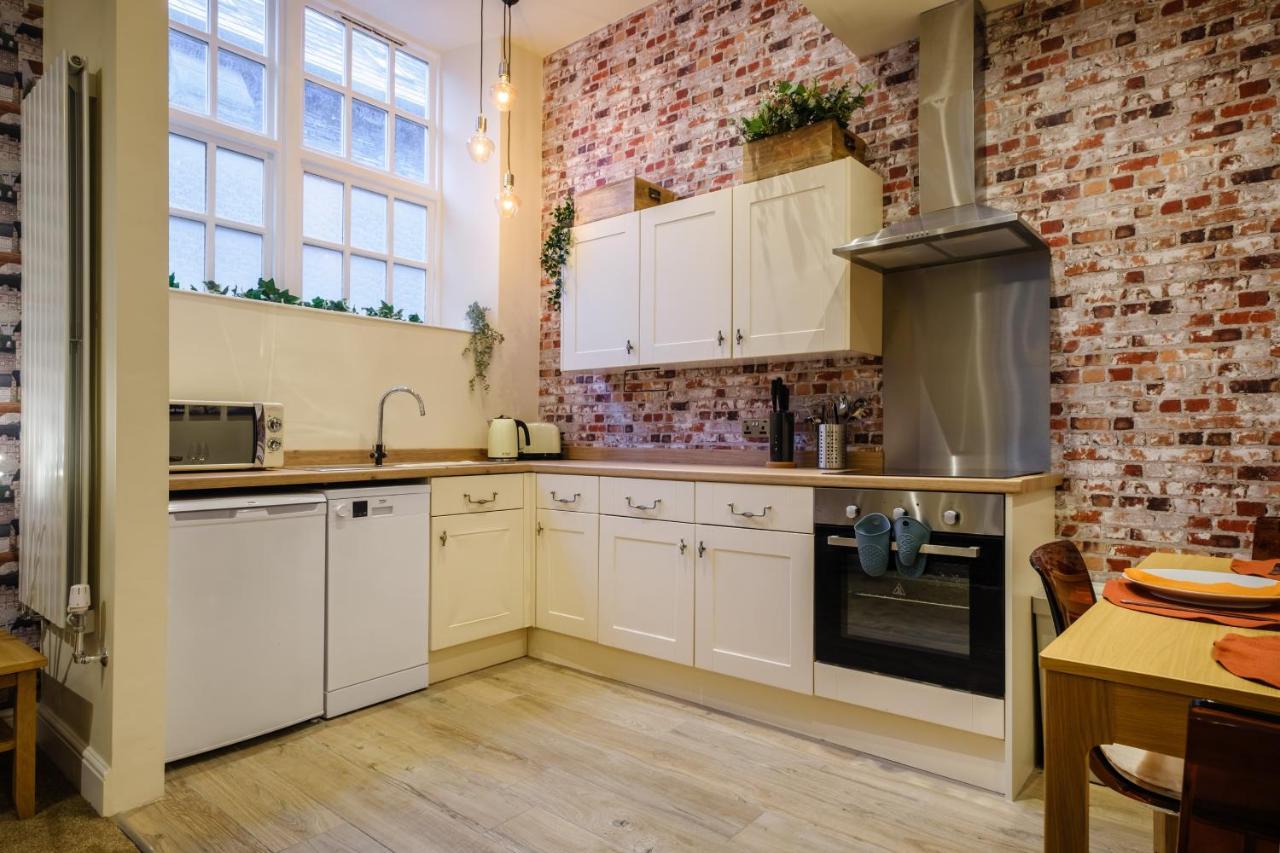 Flat 2, The Old Antiques Warehouse - Free Off-Site Health Club Access With Pool, Sauna, Steam Room & Gym 鲍内斯温德米尔 外观 照片