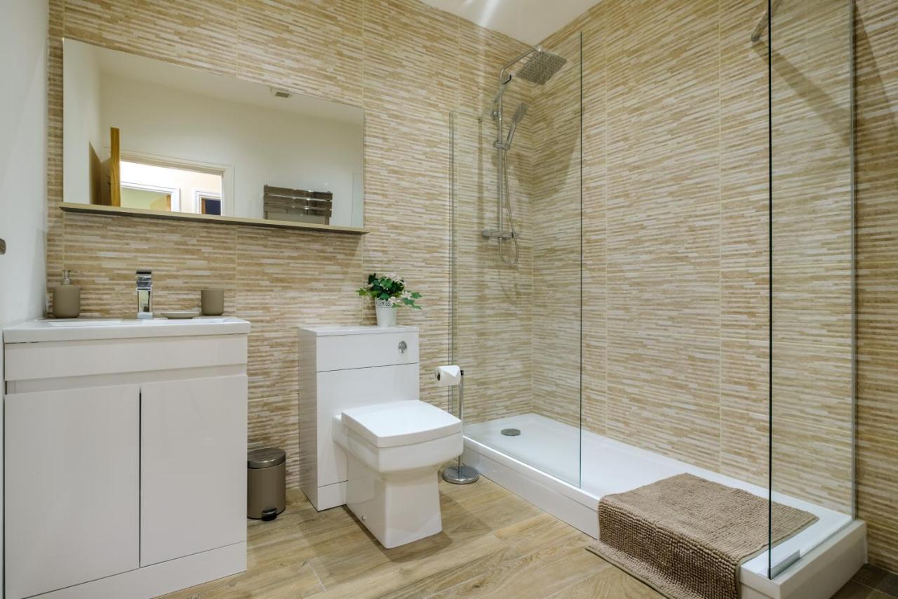 Flat 2, The Old Antiques Warehouse - Free Off-Site Health Club Access With Pool, Sauna, Steam Room & Gym 鲍内斯温德米尔 外观 照片